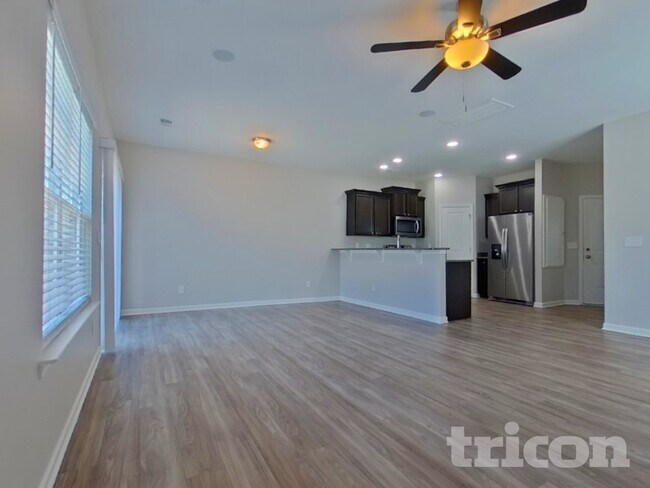 Foto del edificio - 409 Eastfair Dr