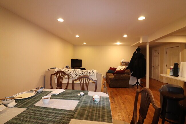 Foto del edificio - 1283 Commonwealth Ave