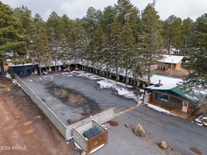 Building Photo - 858 E White Mountain Blvd
