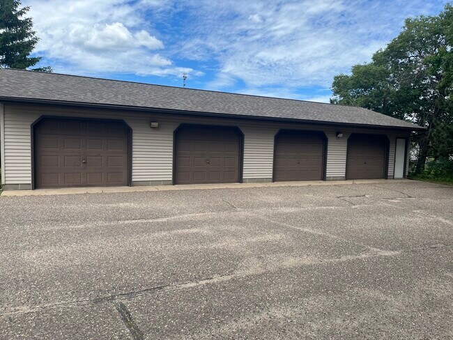 Foto del edificio - 13377 Cypress Dr