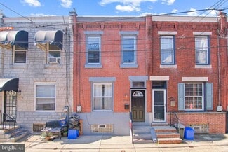 Building Photo - 2440 Montrose St