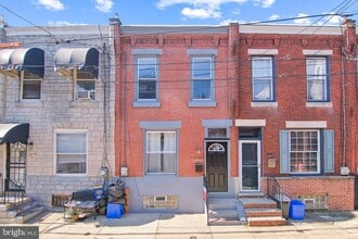 Building Photo - 2440 Montrose St