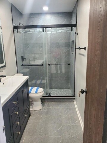 2do piso, baño completo y moderno. - 810 S May St