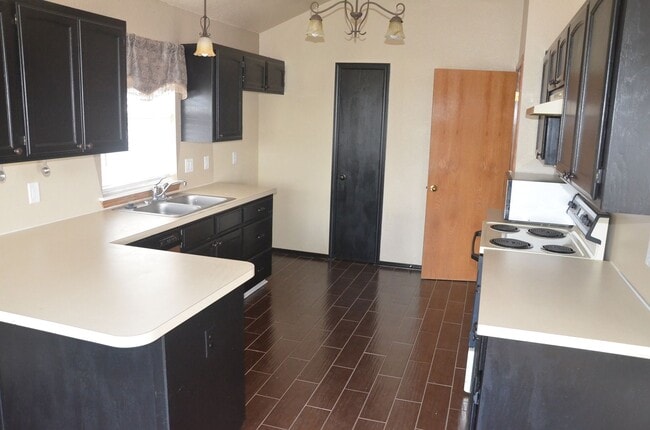 Photo - Quite & Convenient House