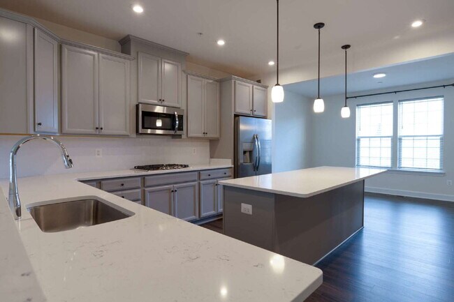 Foto del edificio - 4BD/3.5BA Fabulous Upper Marlboro Townhome