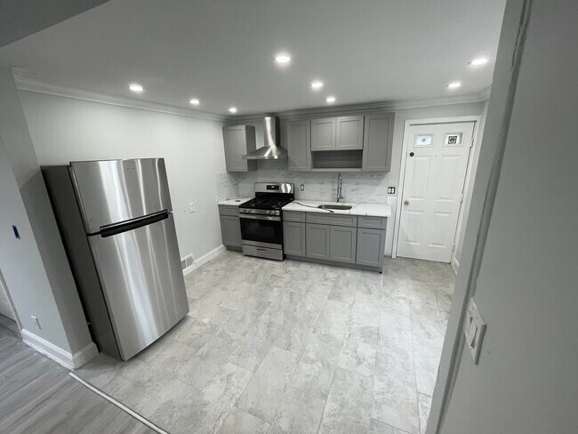 Kitchen - 1058 Fulton St