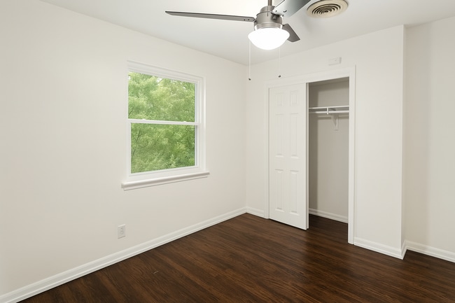 Building Photo - Marvelous 3-Bed Home in the Heart of Sherman Over 10,000 Sq Ft Lot!