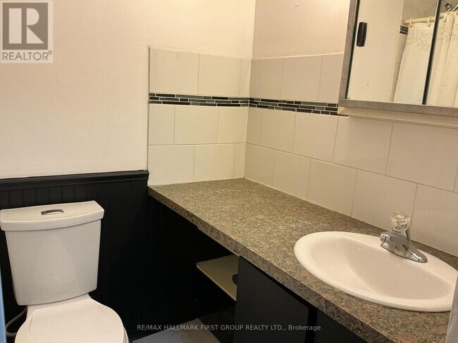 Photo du bâtiment - 361 Linden St