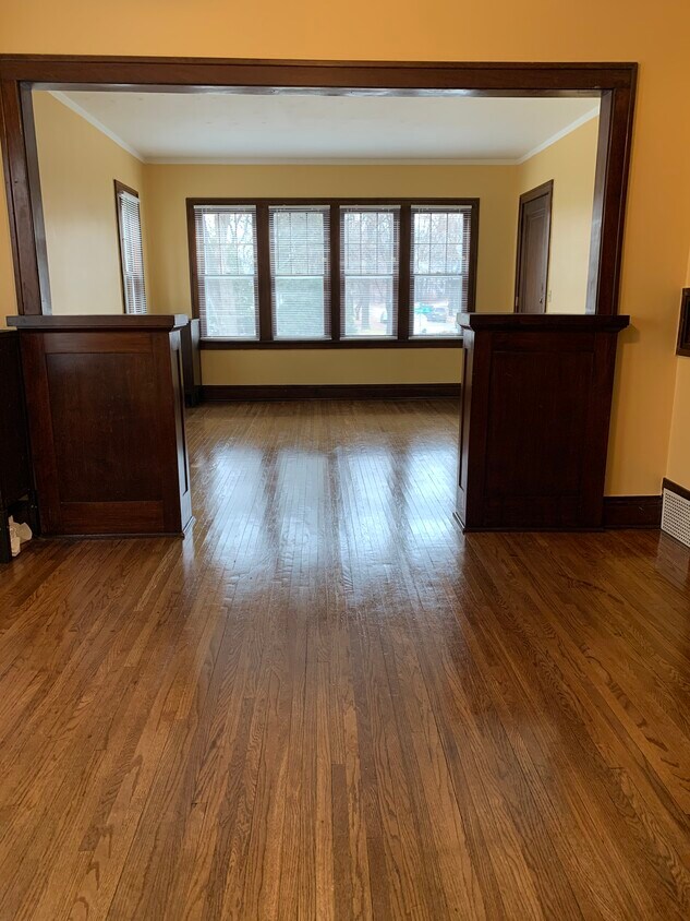 Foto principal - 1145 Raymond Ave