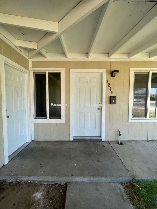 Foto del edificio - 3200 Virginia St