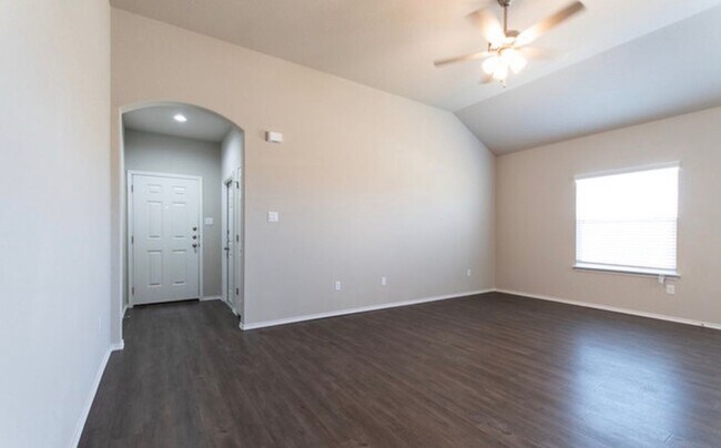 Building Photo - 617 Grayson Ln