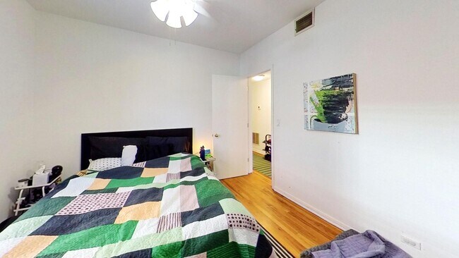 Foto del edificio - 1439 W Balmoral Ave