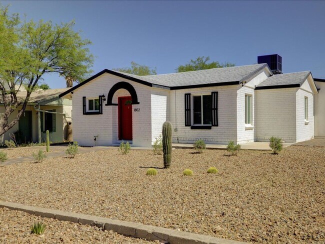 Foto del edificio - TWO MONTH'S FREE RENT!!!!! *