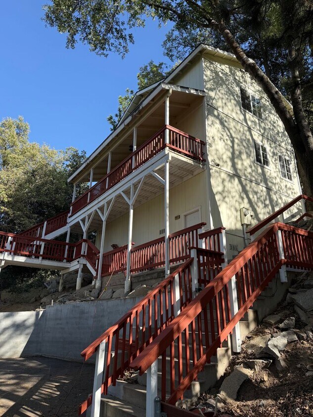 Foto principal - Beautiful Crestline Home - Private & Peaceful