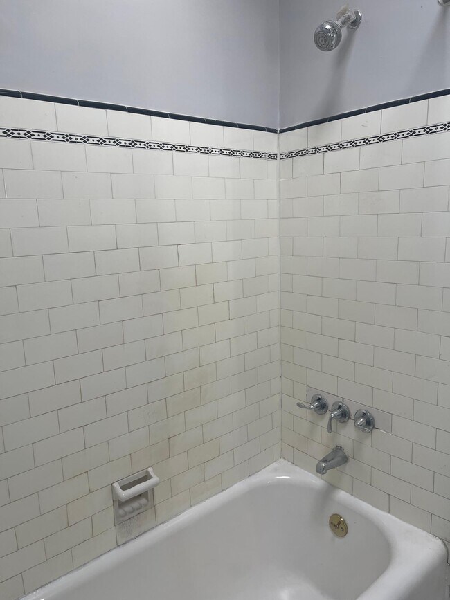 Foto del edificio - 2442 78th Ave