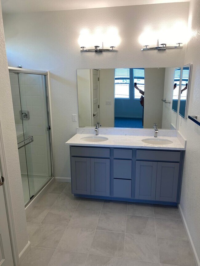 Foto del edificio - COMING SOON!! GORGEOUS 3 BED + BONUS ROOM!! WON'T LAST!!