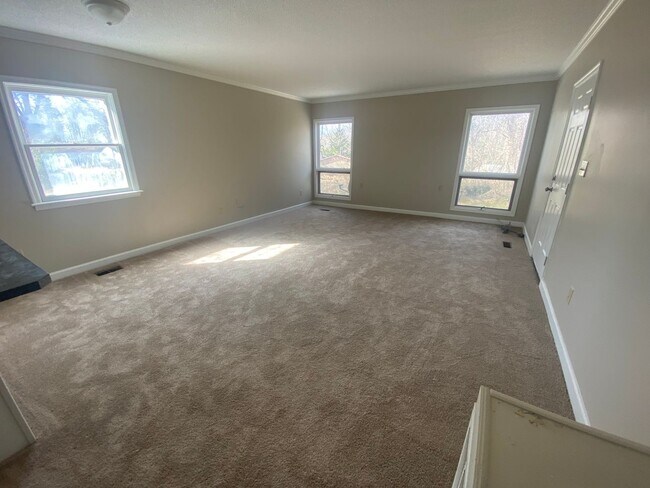 Foto del edificio - 744 Crescent Dr