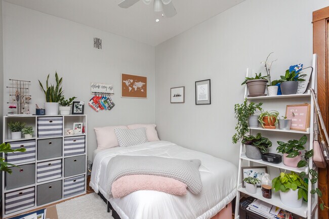 Foto del edificio - 1538 W Wrightwood Ave