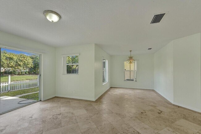 Foto del edificio - Orinoco Lane, Margate, FL 33063 - 3 BR 2 BA house