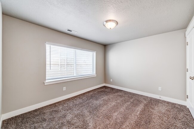 Building Photo - 4415 W Glendon Dr