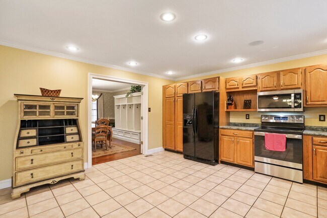 Building Photo - 579 Deer Mountain Dr