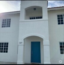Building Photo - 127 SW 6th Ln