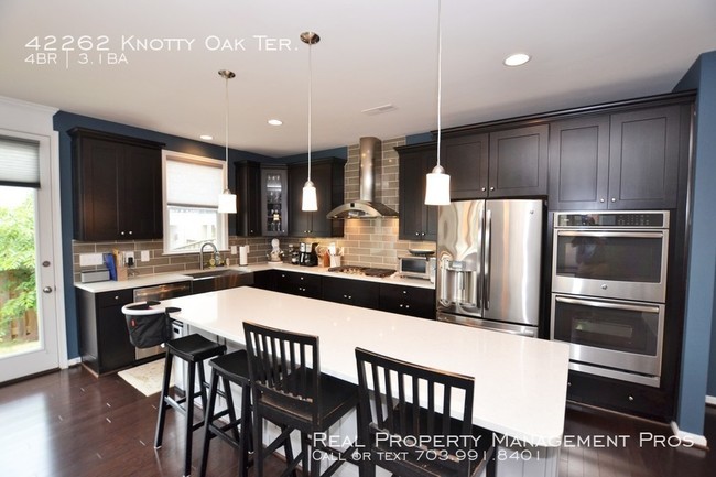 Building Photo - 42262 Knotty Oak Terrace