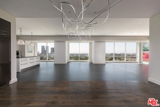 Building Photo - 1200 Club View Dr