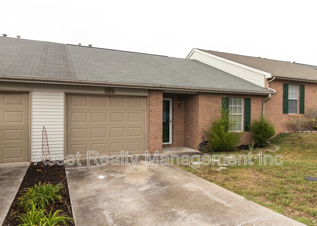 Building Photo - 385 Hawthorne Oaks Way