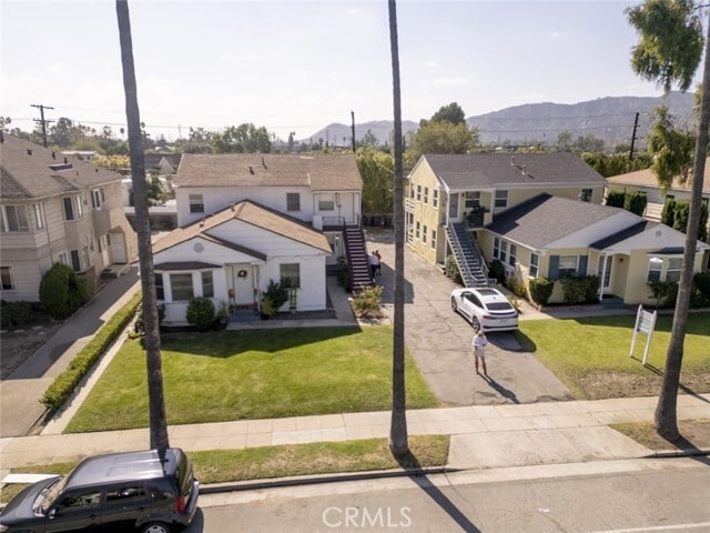 Foto del edificio - 676 W Glenoaks Blvd