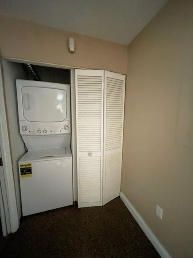 Building Photo - 2 Bedroom 2 Bathroom Condo in West Kissimmee!
