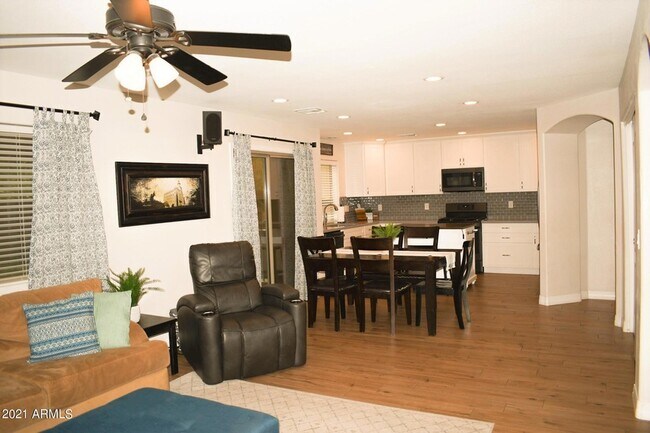 Building Photo - 28324 N 25th Ave