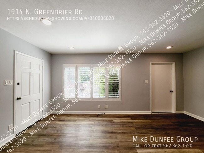 Building Photo - 1914 N Greenbrier Rd