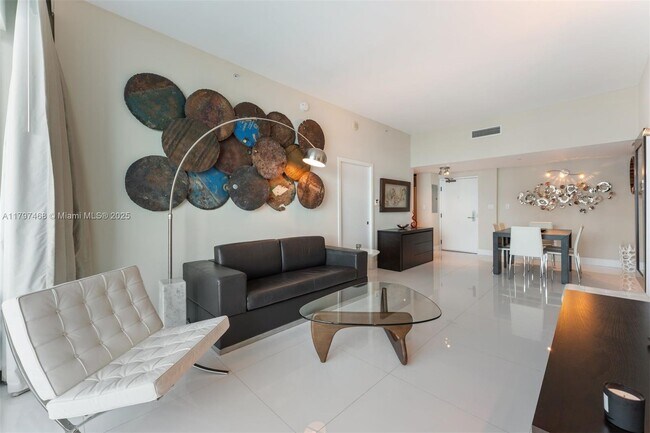 Foto del edificio - 6801 Collins Ave