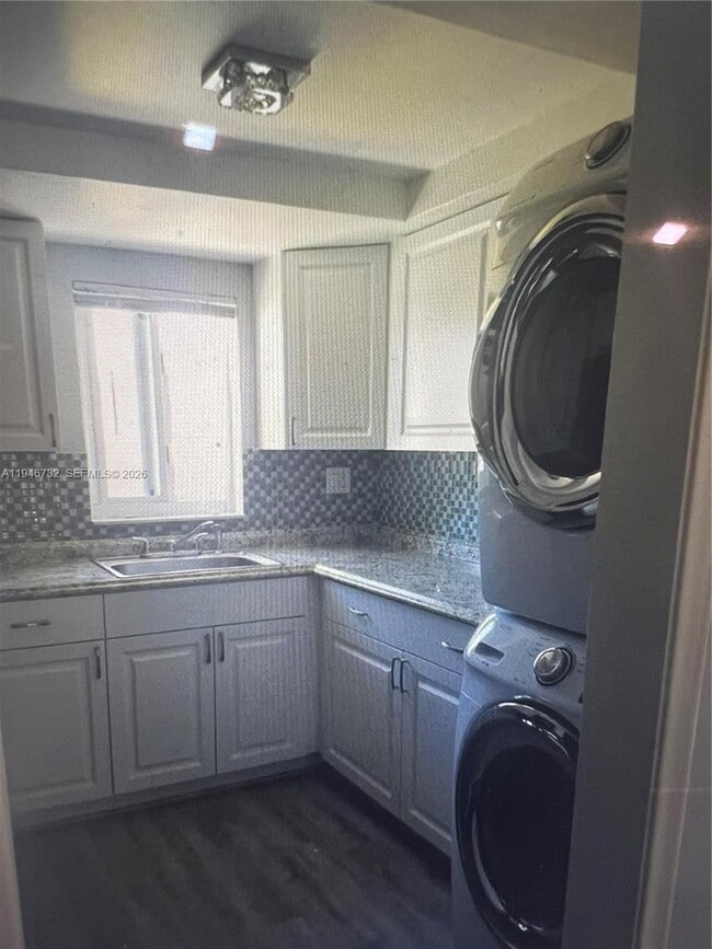 Building Photo - 6877 NW 30th St