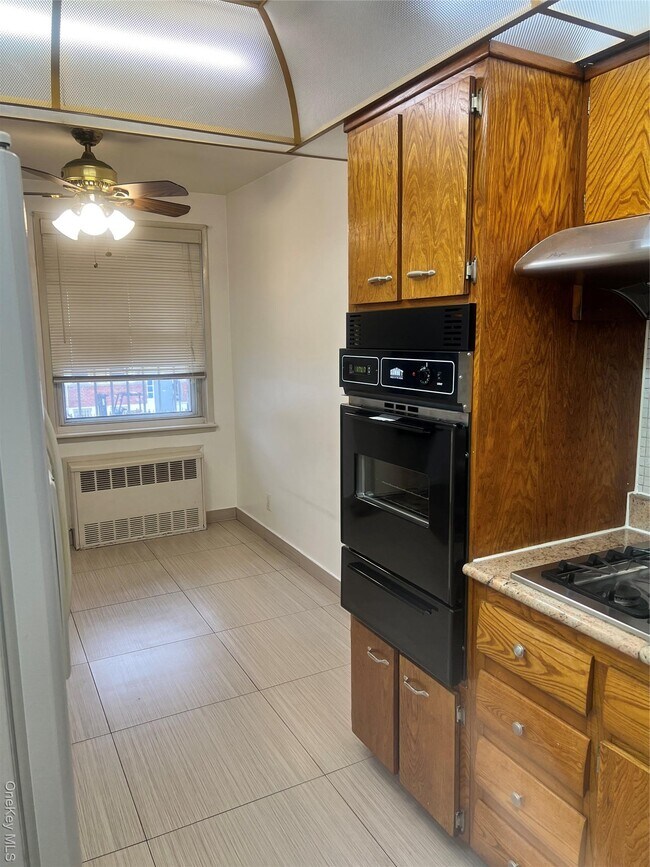 Foto del edificio - 1019 E 104th St