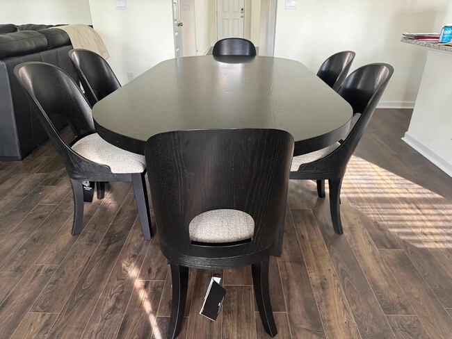 Building Photo - Room in House on Flat Rock Point