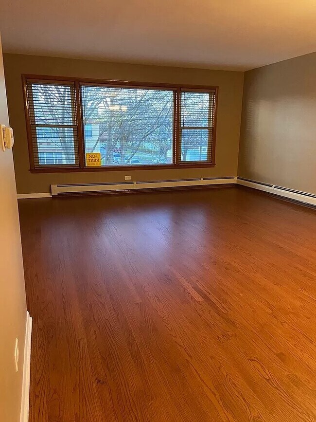 Foto del edificio - 6743 N Oxford Ave
