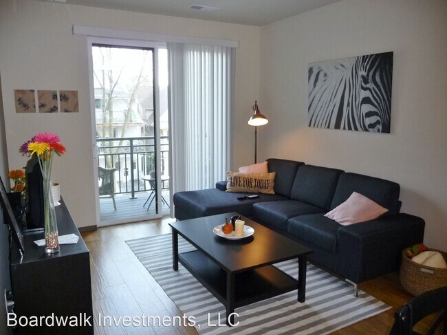 Foto del edificio - 1 br, 1 bath Apartment - 210-212 N. Basset...
