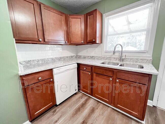 Foto del edificio - 10106 Hillcrest Rd