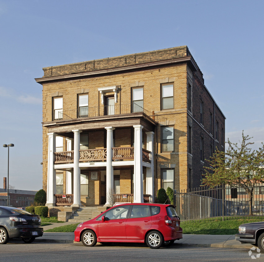 Building Photo - Carrick Apartments