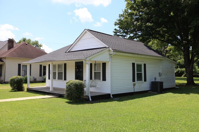 Building Photo - 218 S Kings Hwy