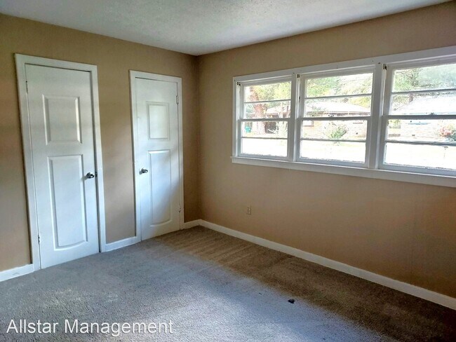 Building Photo - 3 br, 1 bath House - 4074 34th Avenue