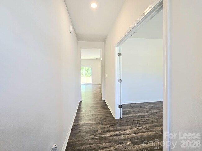 Foto del edificio - 3854 Rosewood Dr