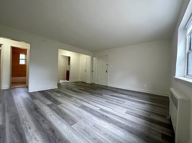 Foto del edificio - 464 Howard Ave