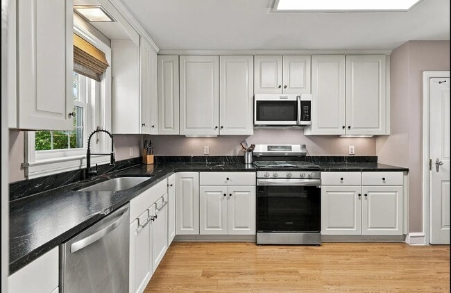 Building Photo - 1418 Esbenshade Rd