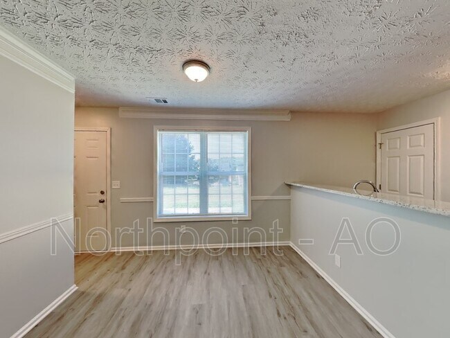 Building Photo - 3868 Leyland Dr