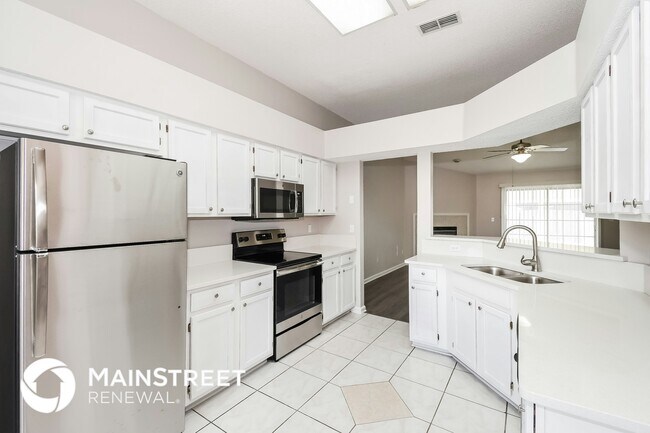 Foto del edificio - 13006 Staffordshire Dr S