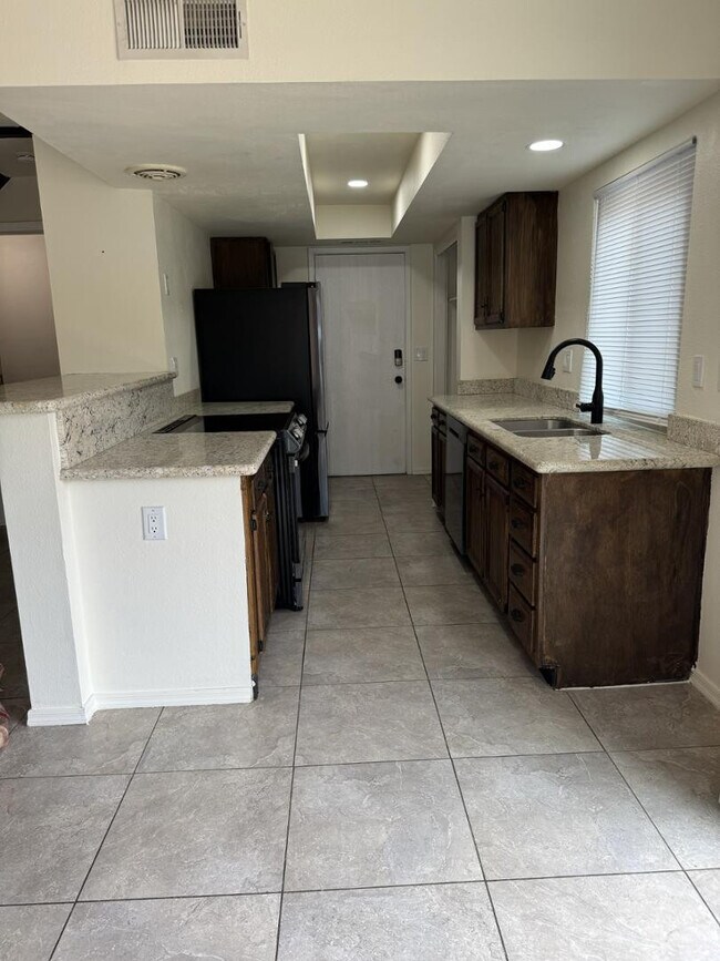 Foto del edificio - 10420 N 11th Pl