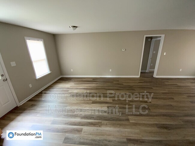Building Photo - 280 Brighton Village Loop